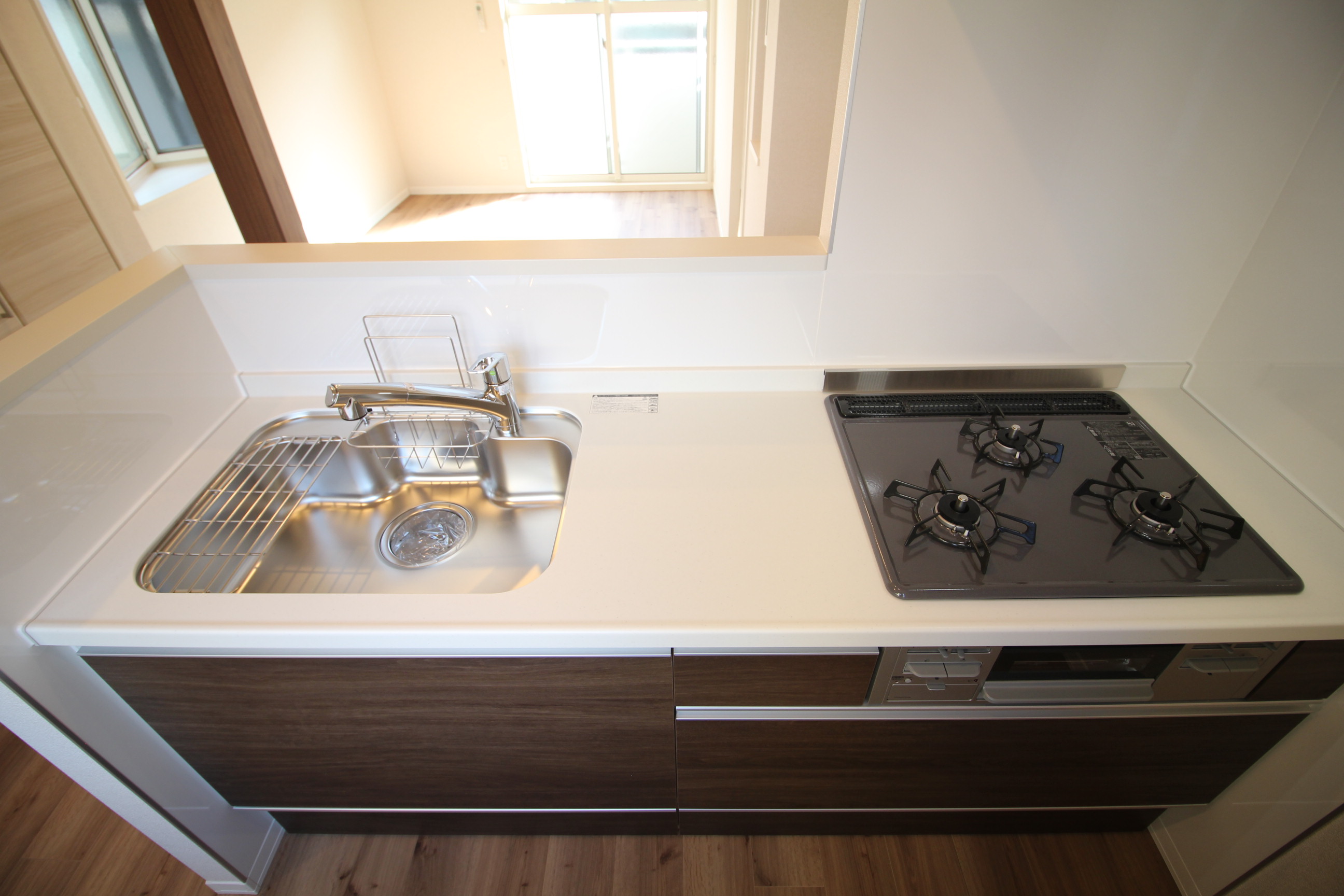 キッチン　３口コンロで同時調理可能♪