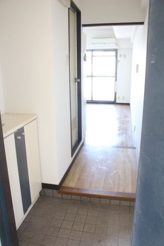 玄関　※参考写真