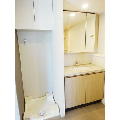 洗面設備　同物件別部屋参考写真