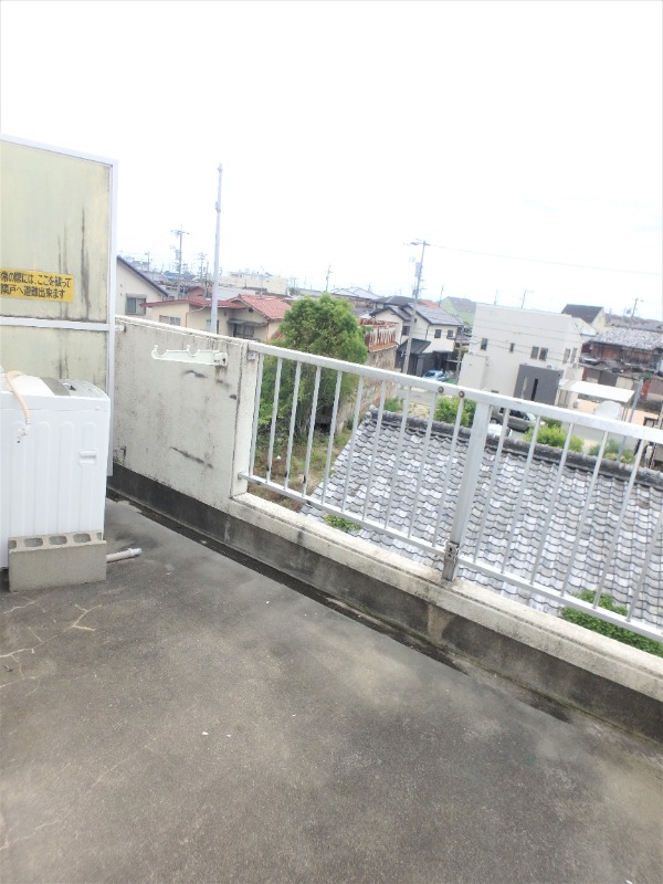 バルコニー　南向きで日当たり良好