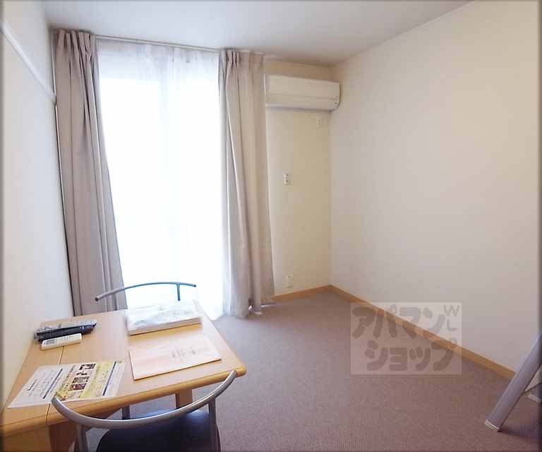 居室・リビング　使い勝手のいい洋室です。