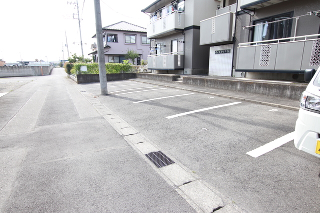 駐車場　敷地内駐車場