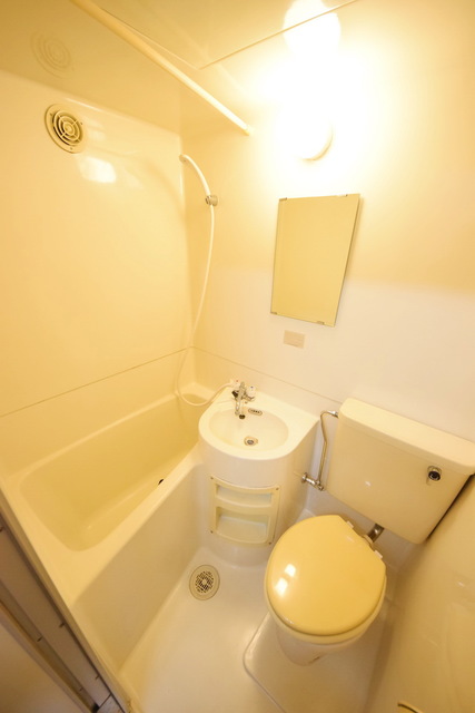 バス・シャワールーム　～１日の疲れを流しましょう～