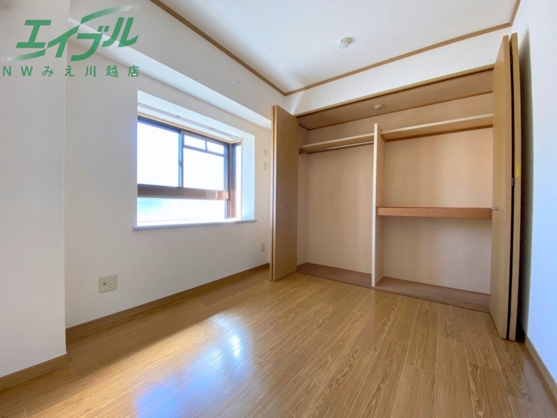 収納　収納同タイプ部屋写真です。