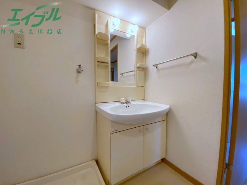 洗面設備　洗面所同タイプ部屋写真です。