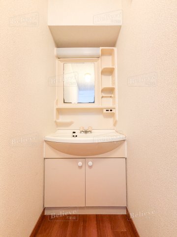 洗面設備　明るい洗面所です☆