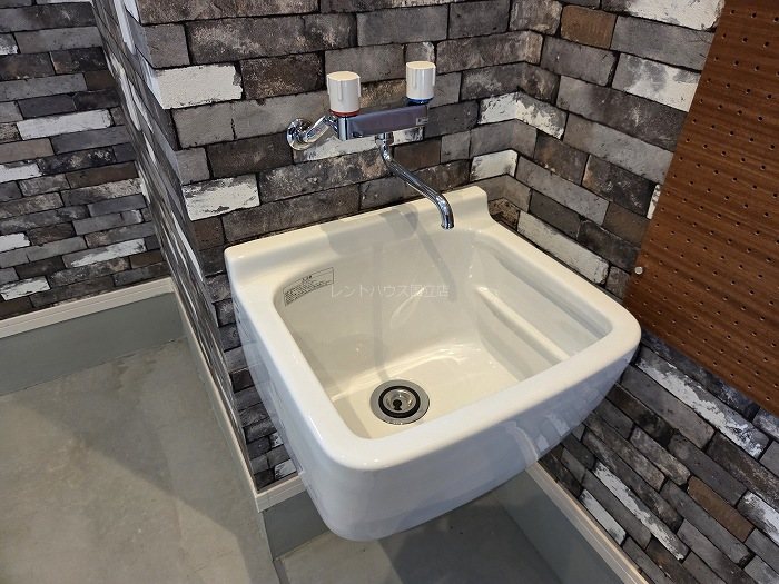 その他設備　ガレージ内水栓