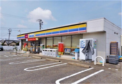 コンビニ　ローソン半田有楽町店（コンビニ）まで315m