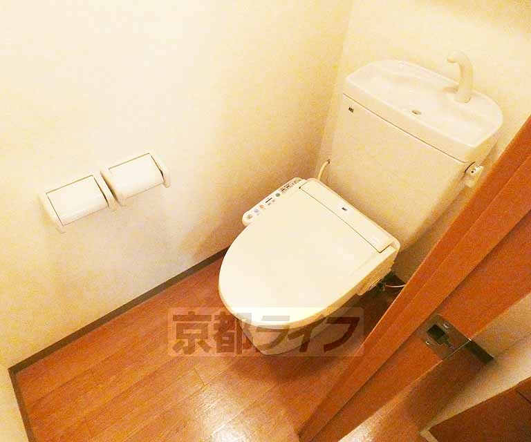 近鉄京都線 伏見駅 徒歩12分 9階建 築18年のトイレ写真