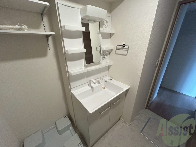 洗面設備　シャンプードレッサーなので身支度がしやすそうです。