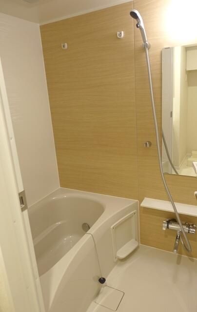 バス・シャワールーム　写真は同タイプ住居です。