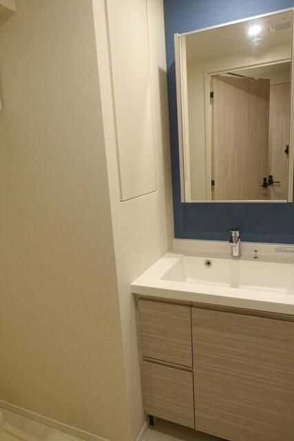 洗面設備　写真は同タイプ住居です。