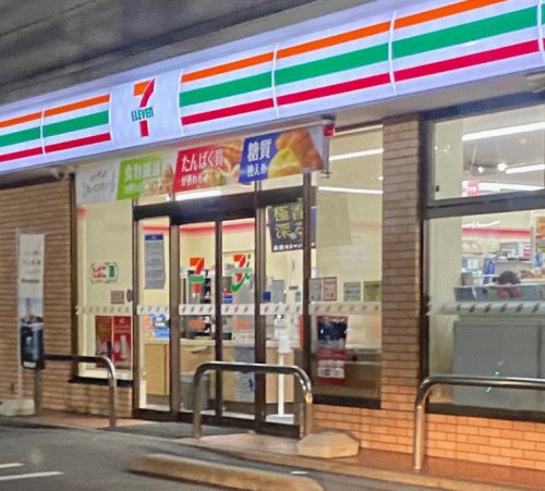 コンビニ　セブン-イレブン 博多東比恵３丁目店（コンビニ）まで360m