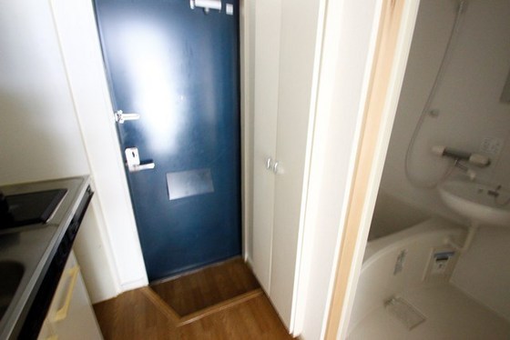 玄関　※別部屋の写真です