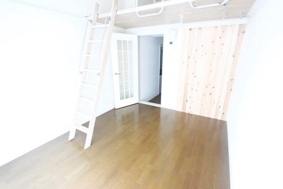 居室・リビング　※別部屋の写真です