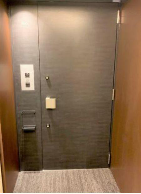 玄関　※別部屋の参考写真です。