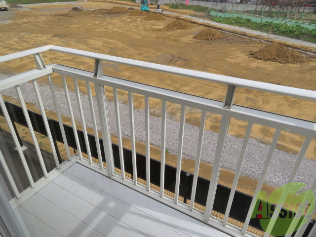 バルコニー　少し小さくても洗濯物はちゃんと外に干せますよ