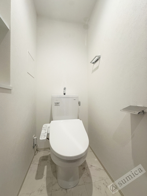 トイレ　温水洗浄暖房便座