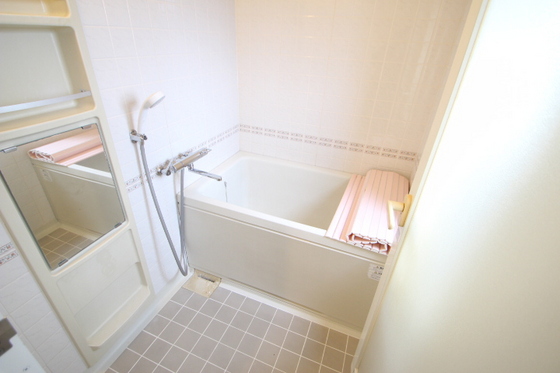 バス・シャワールーム　※別部屋の写真です