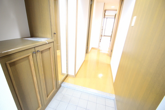 玄関　※別部屋の写真です