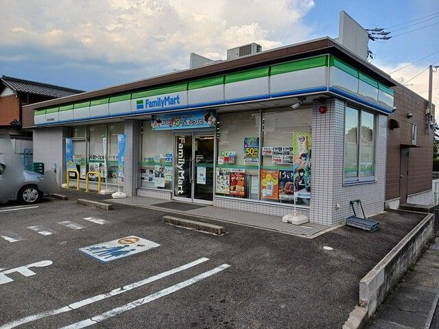 コンビニ　ファミリーマート関市西本郷通店（コンビニ）まで110m
