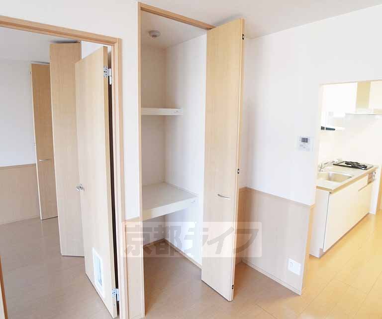 収納　２０２号室写真