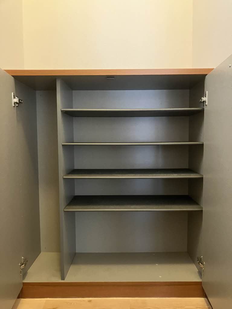 エントランス　玄関収納