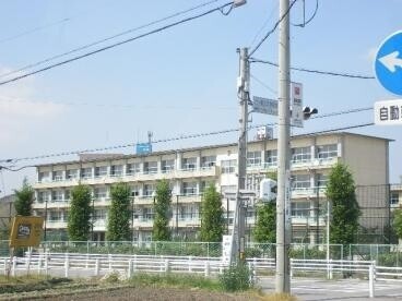 小学校　岡崎市立六ッ美北部小学校（小学校）まで586m