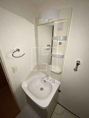 洗面設備　レジディア靭公園　独立洗面化粧台