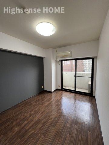 居室・リビング　こちらの居間で趣味の時間をお楽しみください