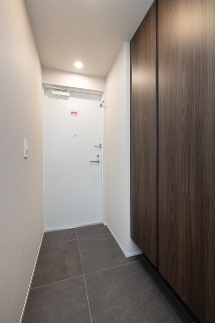 玄関　※写真は同タイプ住戸です。