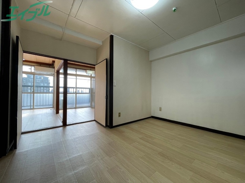 居室・リビング　同タイプの部屋写真です