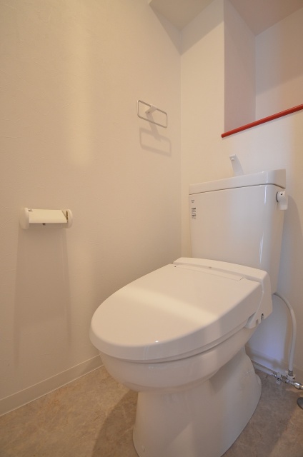 トイレ　写真は別号室のものです。