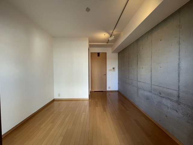 居室・リビング　同マンションの別のお部屋の写真です。