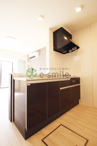 キッチン　コンパクトなキッチンで掃除もラクラク　※イメージ写真・現況優