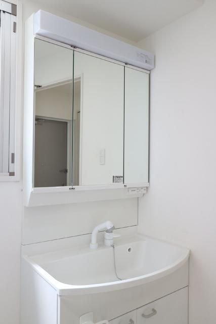 洗面設備　忙しい朝には欠かせない洗面所です