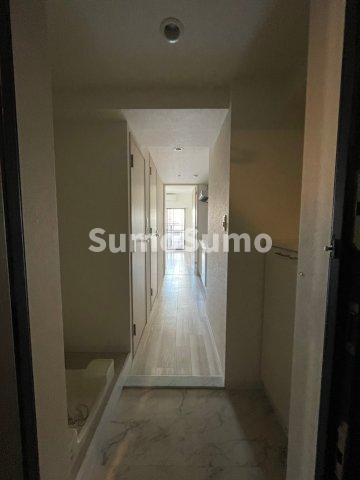 玄関　収納もある玄関です