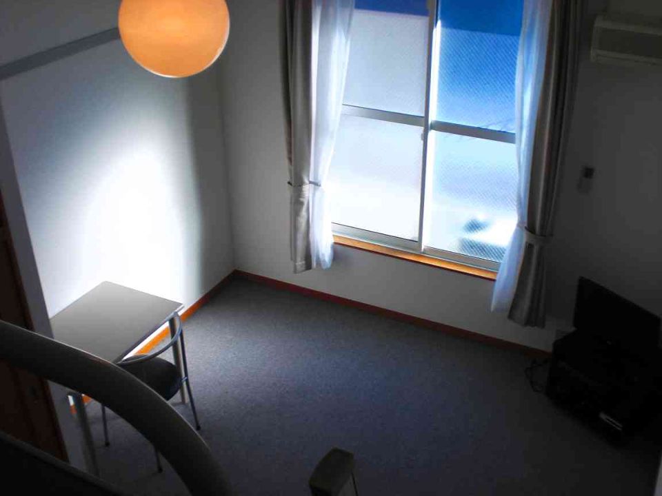 居室・リビング　形状は現状に優先します。