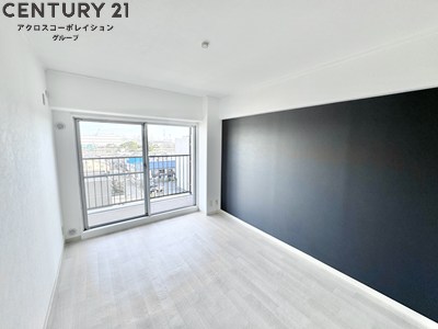 居室・リビング　日当たり良好な清潔感ある洋室です。