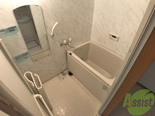 バス・シャワールーム　追い焚きがついているのでいつでも温かいお風呂に入れます。