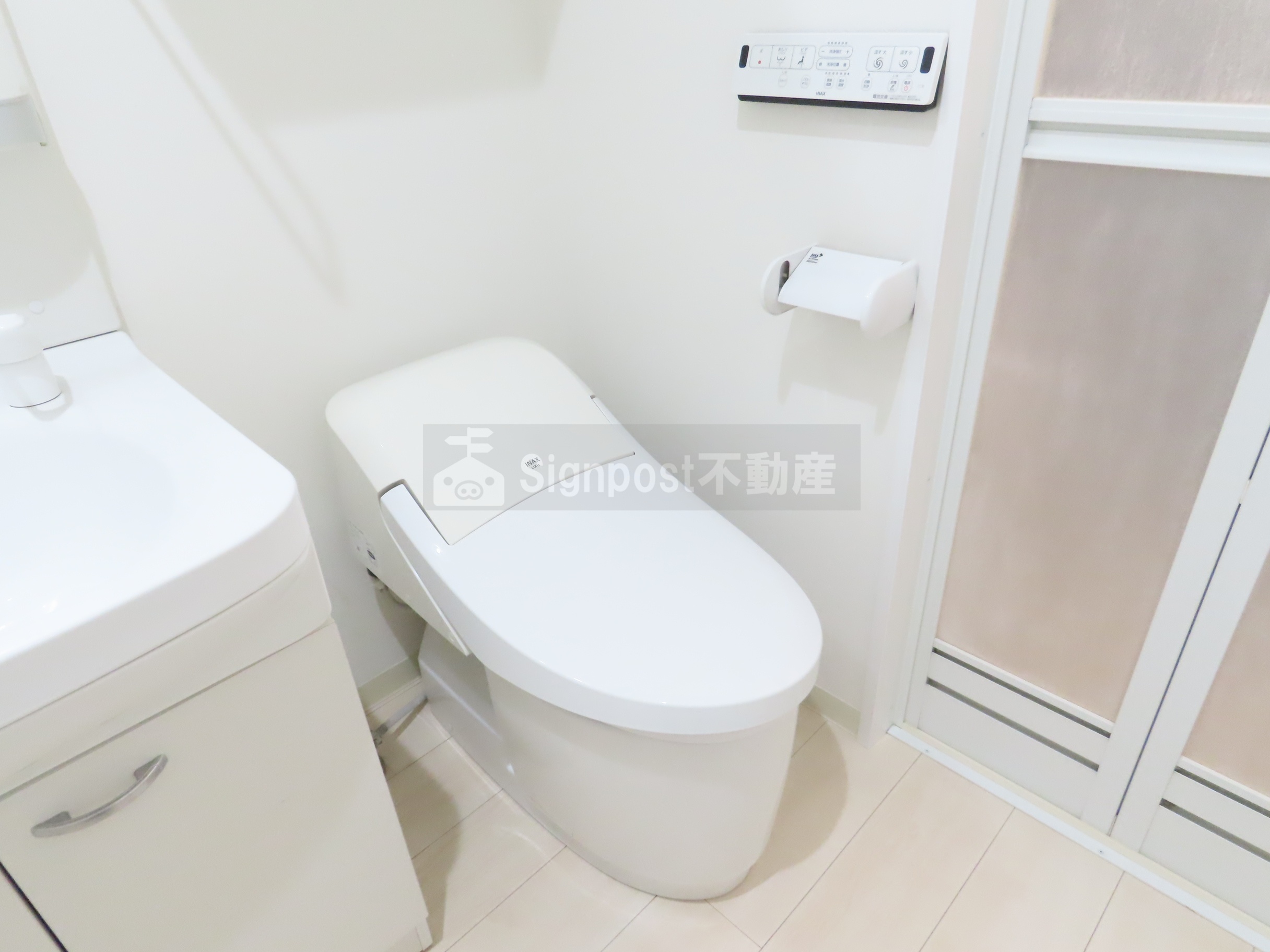 トイレ　温水洗浄便座