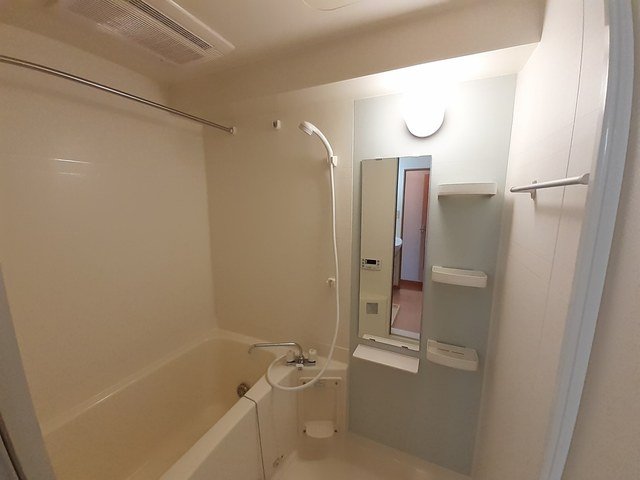 バス・シャワールーム　ゆったり過ごせるお風呂です