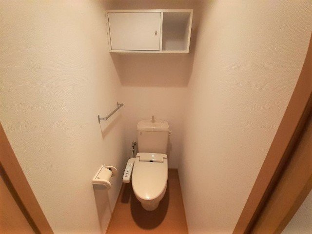 トイレ　落ち着いたトイレです