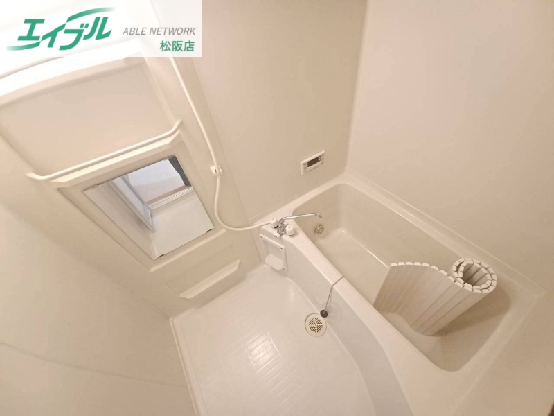 バス・シャワールーム　同型反転産雇写真です。