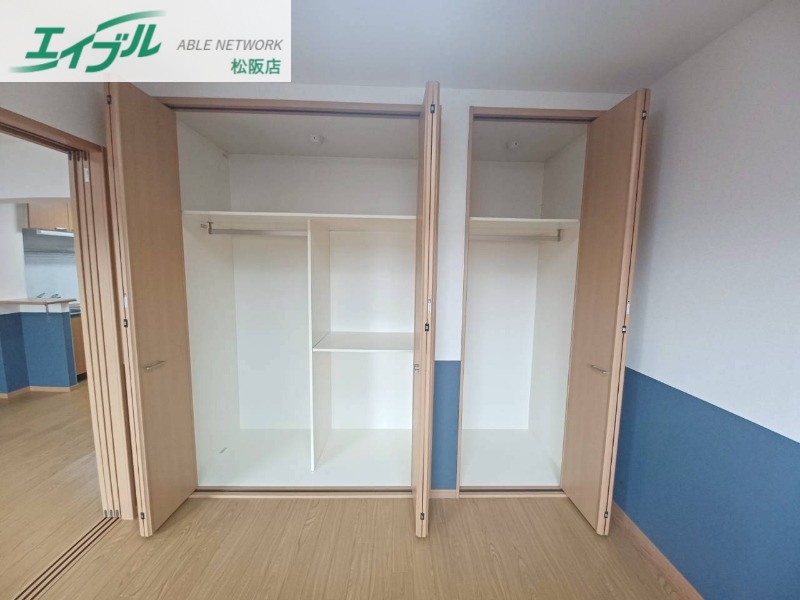 収納　同型反転産雇写真です。