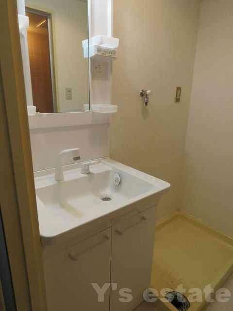 洗面設備　この写真の反転タイプです。