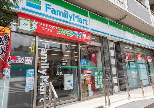 コンビニ　ファミリーマート市谷柳町店（コンビニ）まで331m
