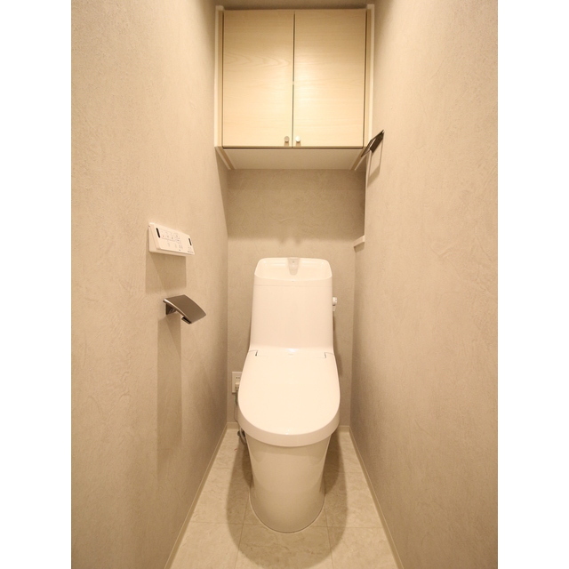 トイレ　温水洗浄暖房便座