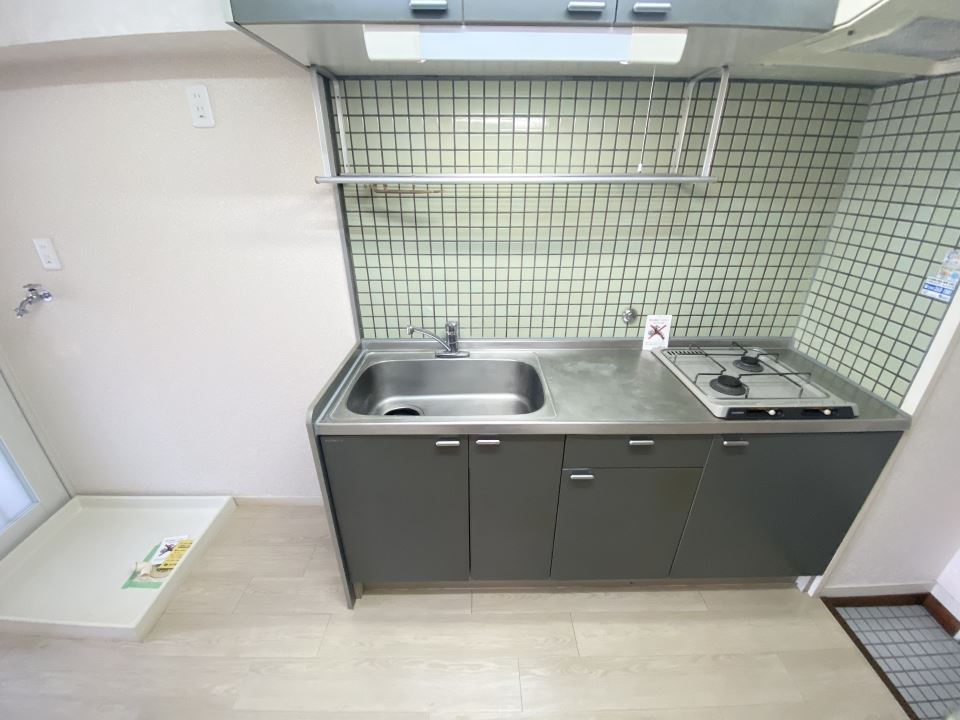 キッチン　２口コンロつきの大きめのキッチン！