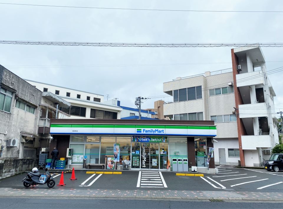 コンビニ　ファミリーマート長田町店（コンビニ）まで140m
